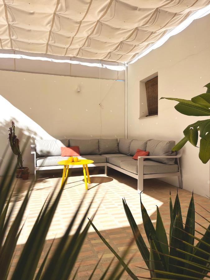 Design & Art, Patio With Orange Tree, Near Seville Carrion de Los Cespedes Exterior foto